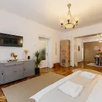 Authentic At Muresan House - Center Apartman Brassó