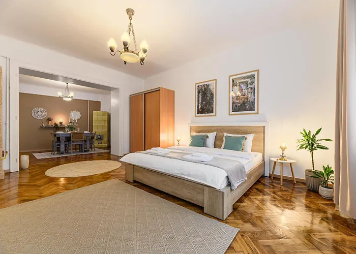 Authentic At Muresan House - Center *