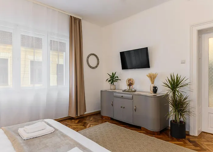 Authentic At Muresan House - Center Брашов