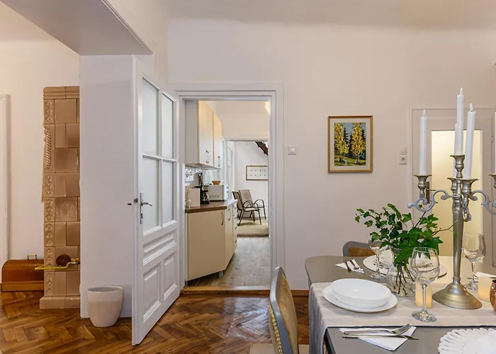 Апартаменты Authentic At Muresan House - Center Брашов