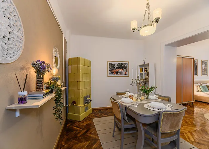 Апартаменты Authentic At Muresan House - Center Брашов