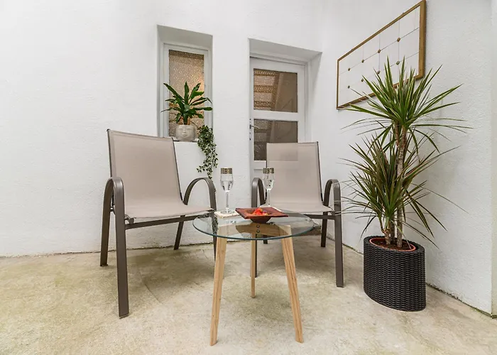 Authentic At Muresan House - Center *